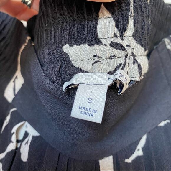 Halogen Black Floral Pattern Wide Leg Pants Size Small - Picture 6 of 7